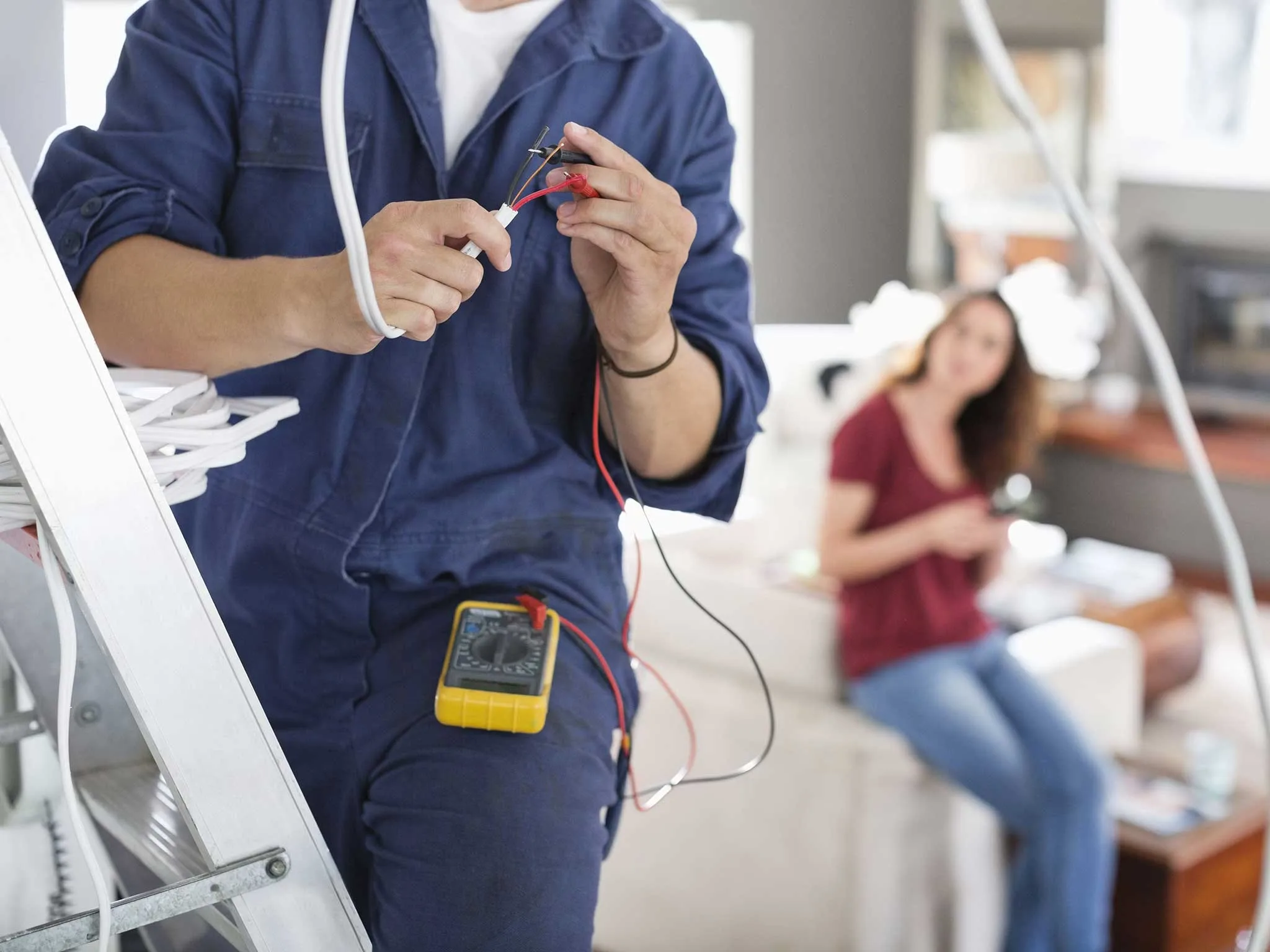 Urgent call of an electrician with  Tekso Inc  .